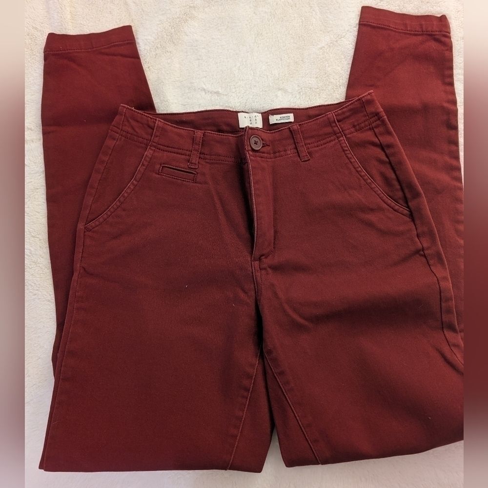 💕 3 for 12💕A new day Red Skinny Pants Size 4 - Picture 2 of 3